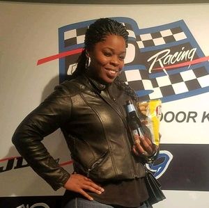 Meet your Posher, Pia